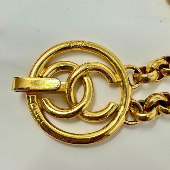 CHANEL 93P Vintage Yellow-Gold Logo CC Baroque Chain Belt - Picture 8 of 11